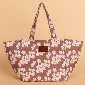 NWT Large Reversible Tote Saddle/Orchid Sakura